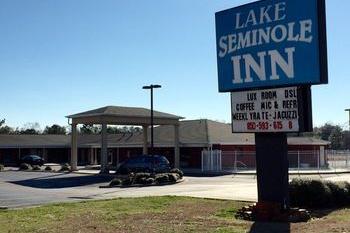 Lake Seminole Inn