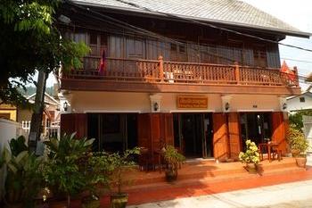 Saynamkhan Ban Vatnong Hotel