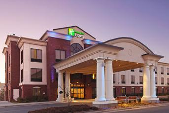 Holiday Inn Express Hotel & Suites Pine Bluff / Pines Mall